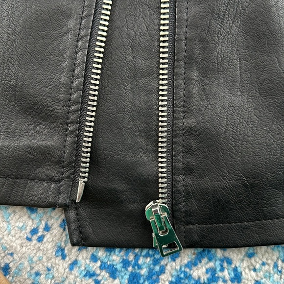 vegan leather jacket! only worn once - Picture 10 of 12